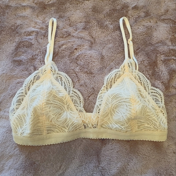 Aritzia Talula Monterey Bralette Chantilly Lace Triangle Bralette Bra - Picture 1 of 3